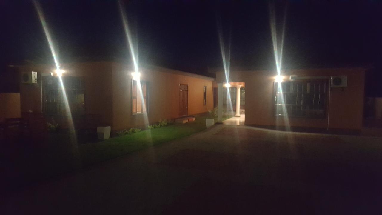 Mathlyn Guest House Francistown Exterior photo