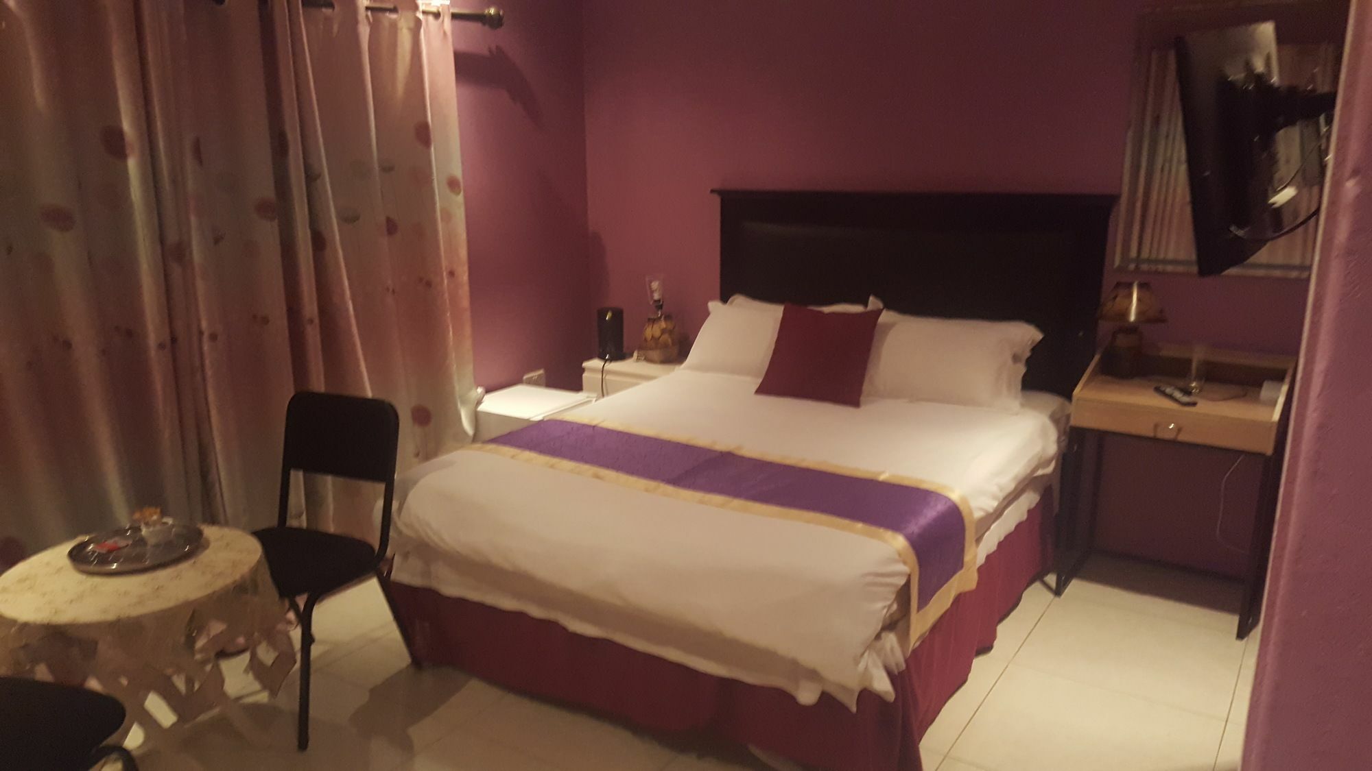 Mathlyn Guest House Francistown Exterior photo