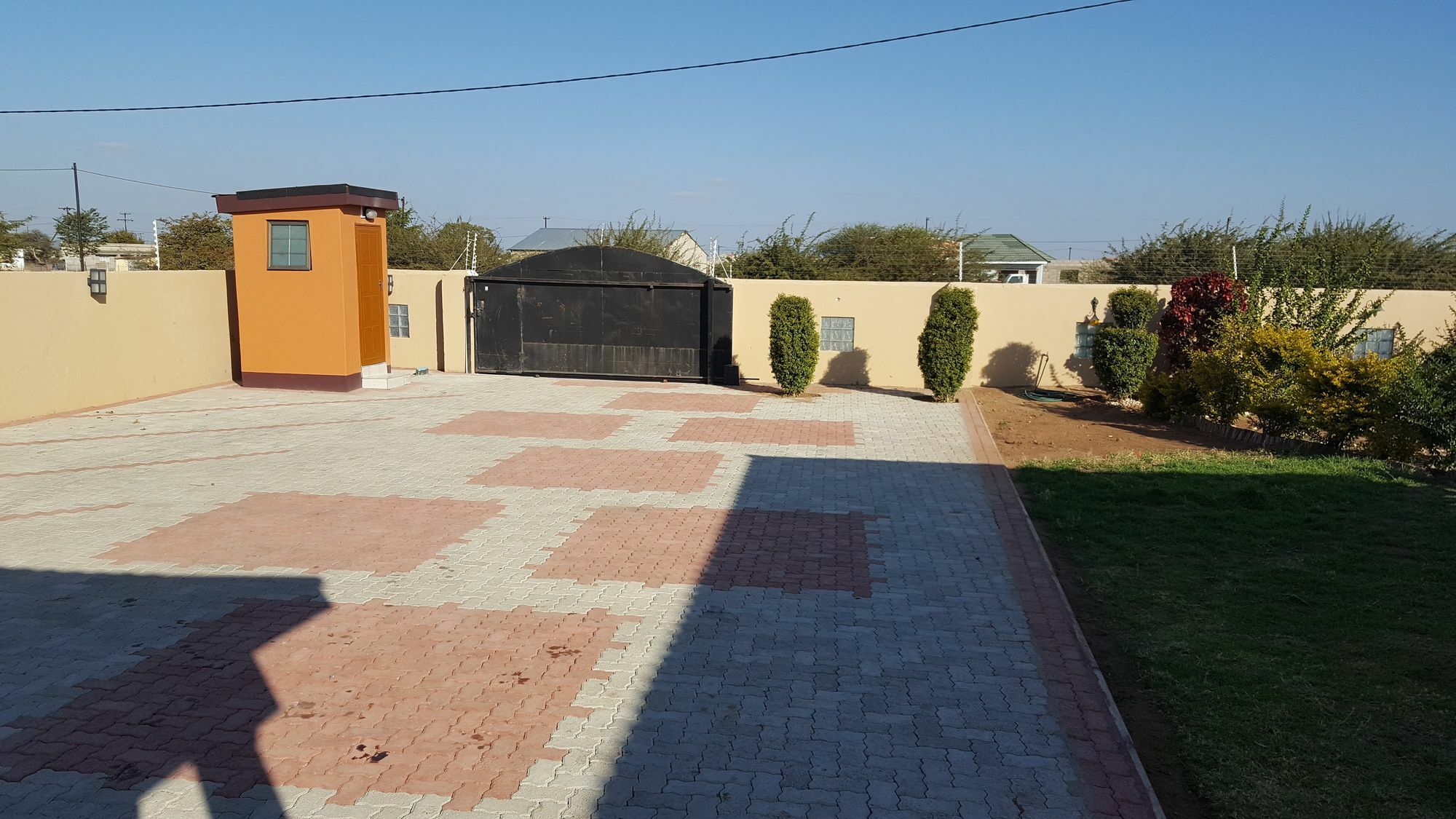 Mathlyn Guest House Francistown Exterior photo