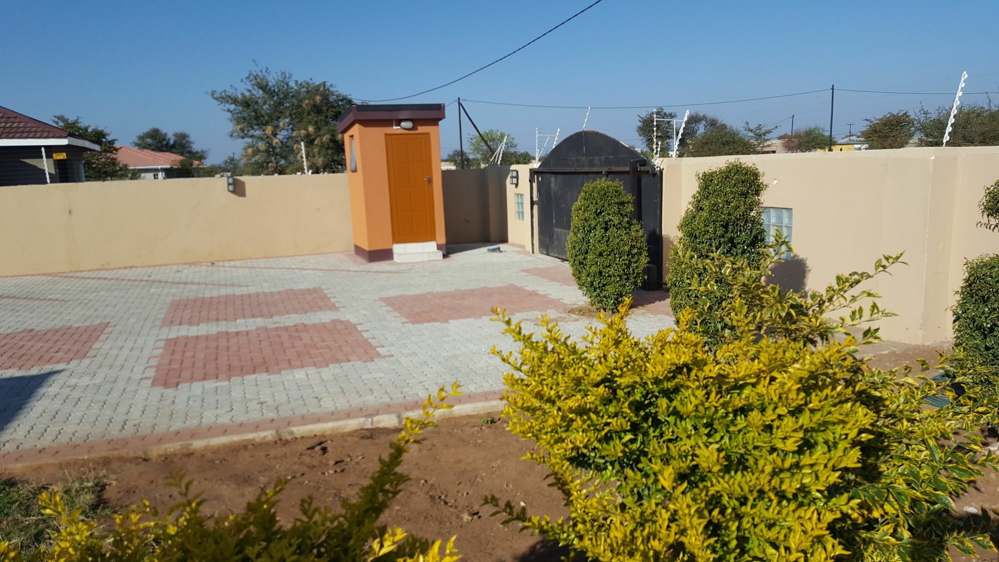 Mathlyn Guest House Francistown Exterior photo