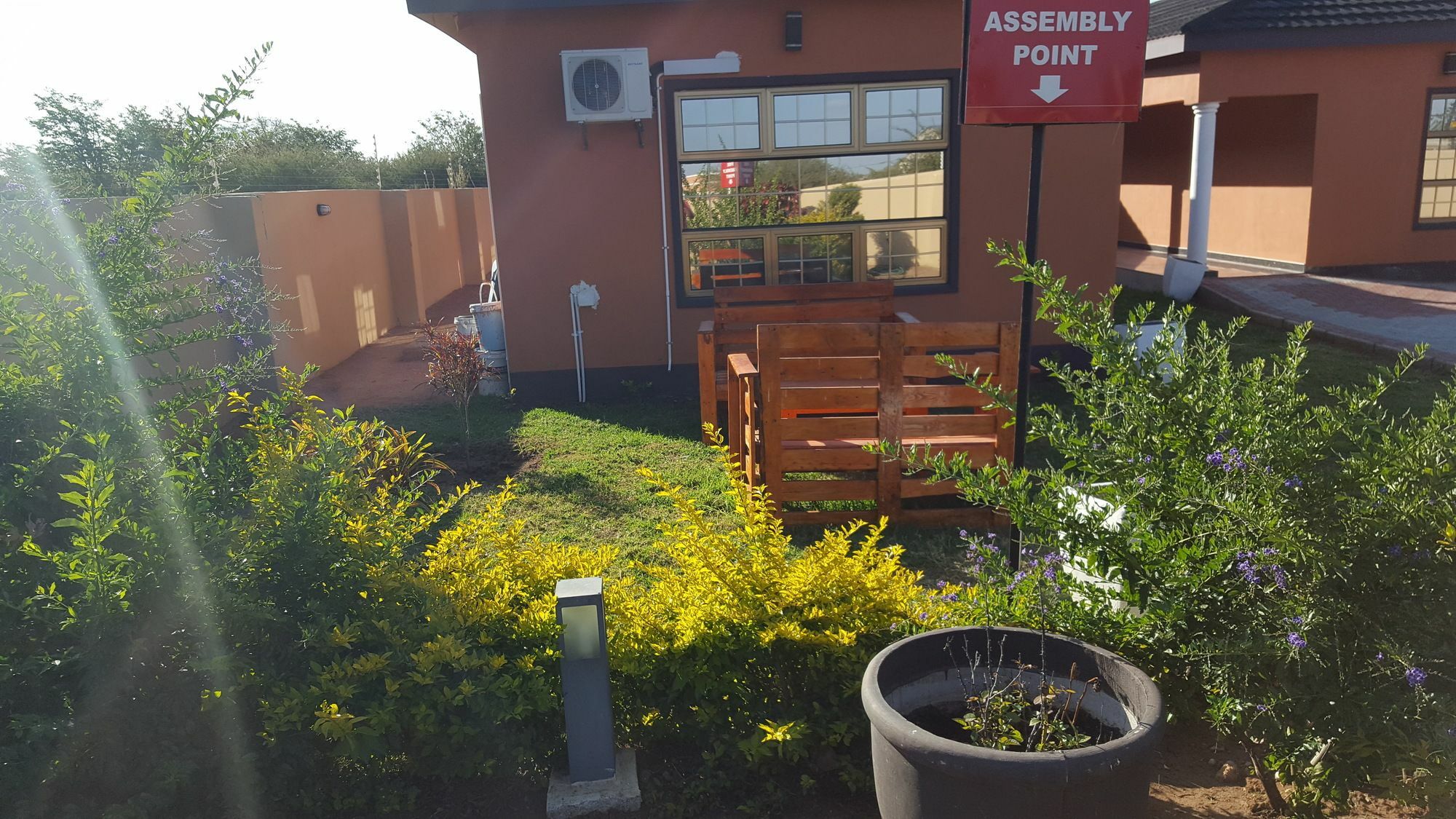 Mathlyn Guest House Francistown Exterior photo