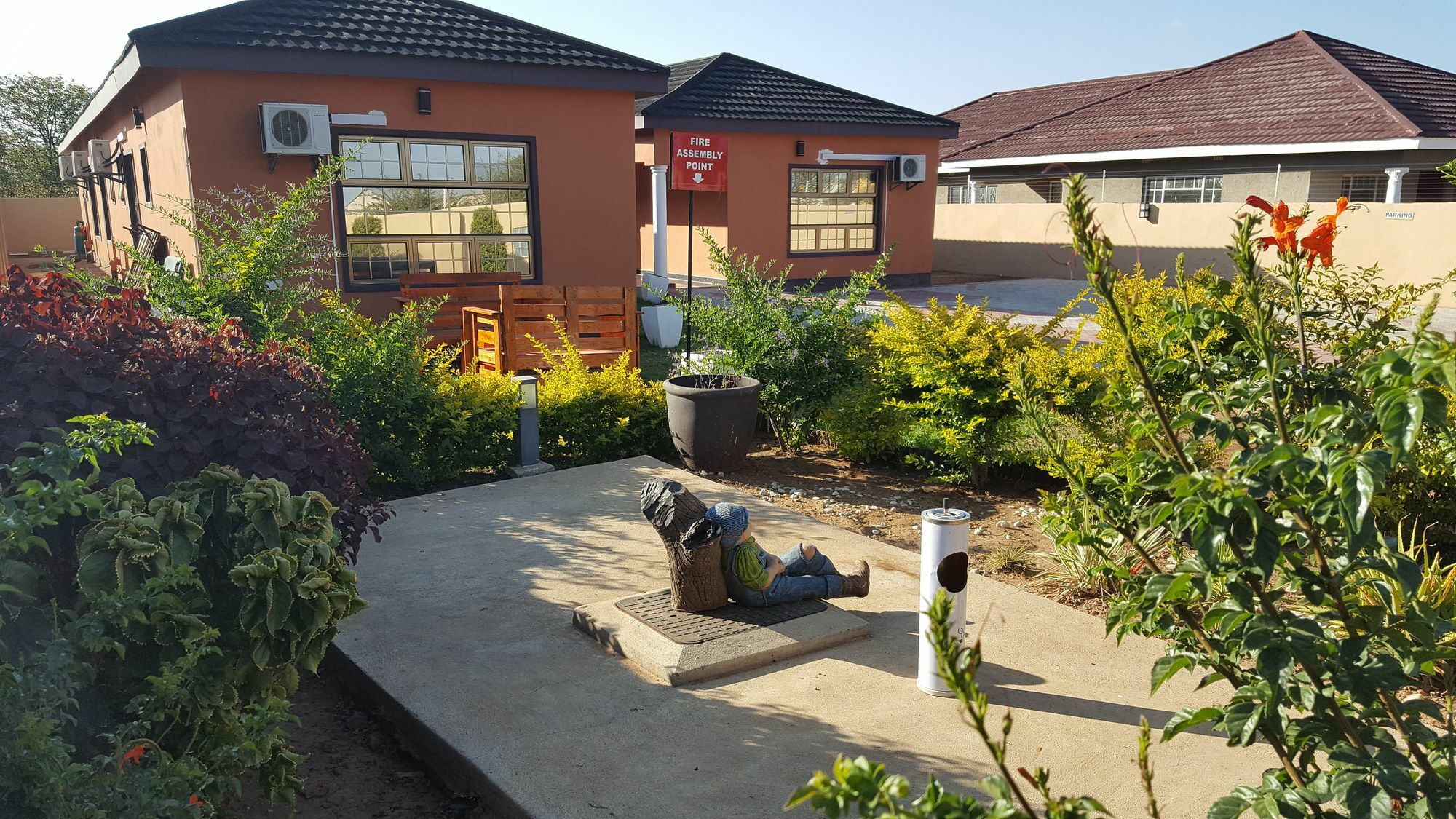 Mathlyn Guest House Francistown Exterior photo